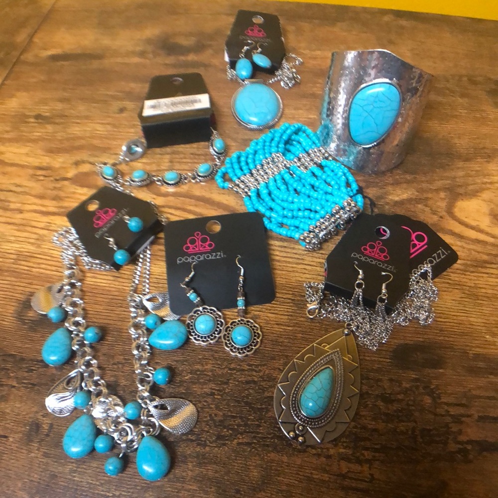 Paparazzi 7pc. Turquoise &Silver Necklace sets, Bracelets, earrings.